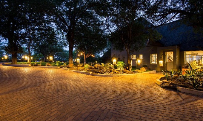Maruleng Cabin | isiLimela Game Lodge