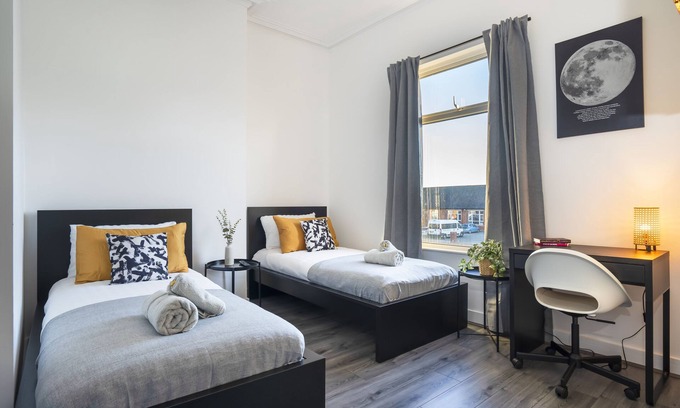Barrow-in-Furness Apartment | Isimi Luxurious 4 bed 4 en -suite House Cumbria