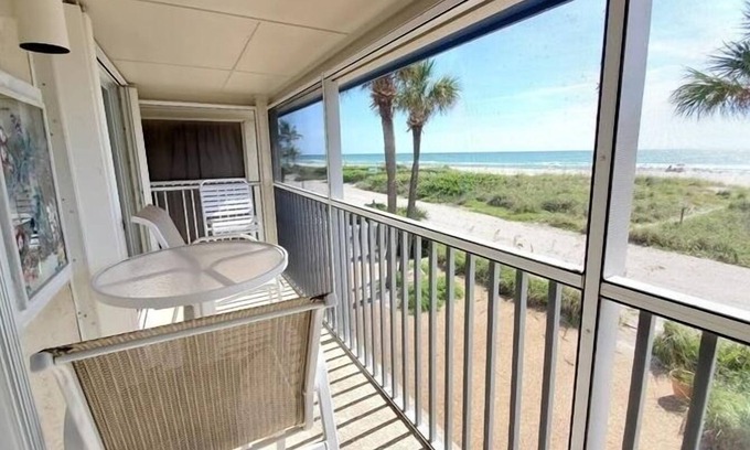 Ilexhurst Condo | Island Beach Club 24 - Anna Maria Island - Condo 2 Bedroom/1 Bath gulf front , maximum occupancy of 4 people.
