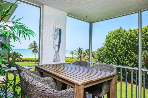 Sanibel House | Island Beach Club #320C
