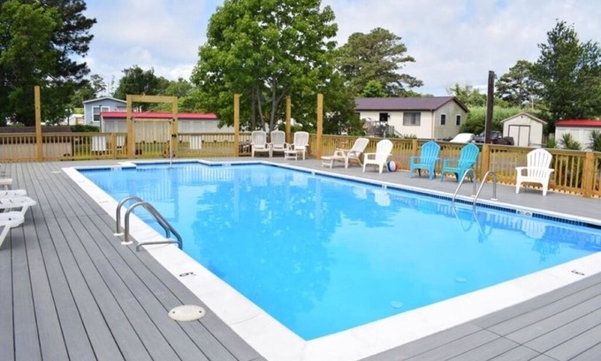 Chincoteague Apartment | Island Creek Retreat Cozy Efficiency Suite w/Shared Pool, Crabbing Pier & Wi-Fi