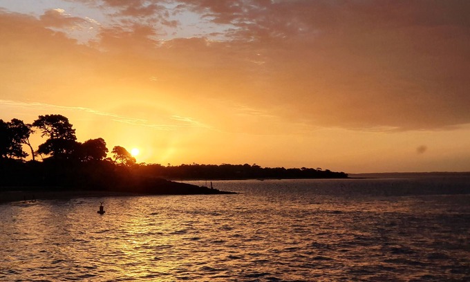 Cowes House | Island Escape - Park the car & walk to everything