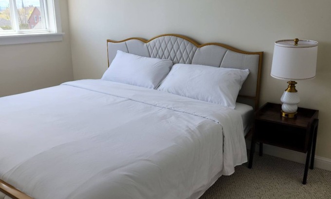 Munjoy Hill Apartment | Island View House BnB Self Check-in # 3/Free Parking