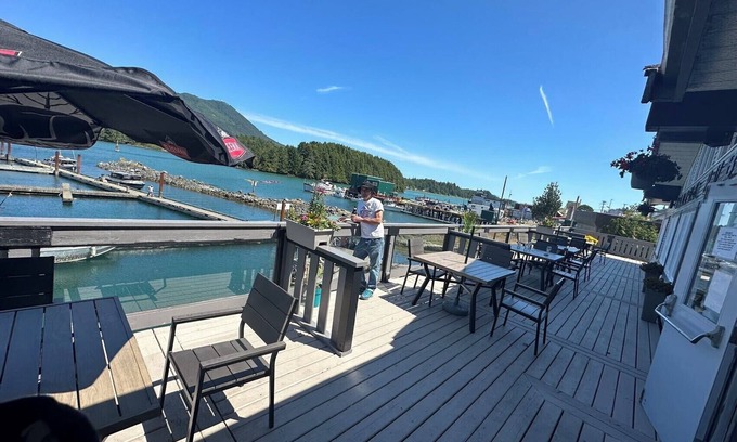 Ucluelet Hotel | Island West Resort