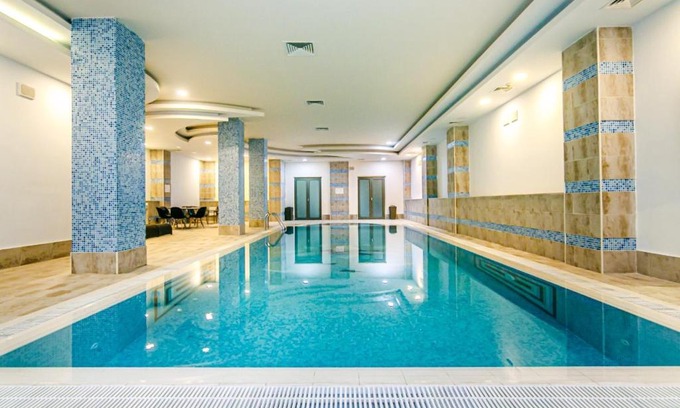 Baku Apartment | İsr Baku Hotel apartment with a pool