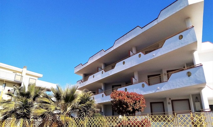 Villa Rosa Apartment | Relaxing Retreat by the Sea