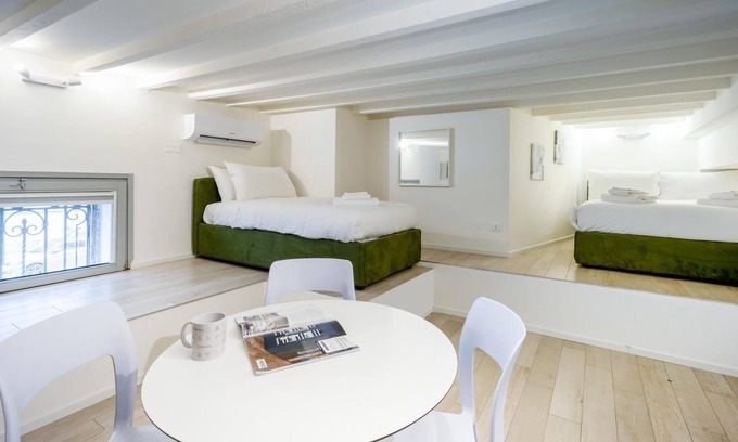 Magenta Apartment | Italianway - The B Village Standard - M6