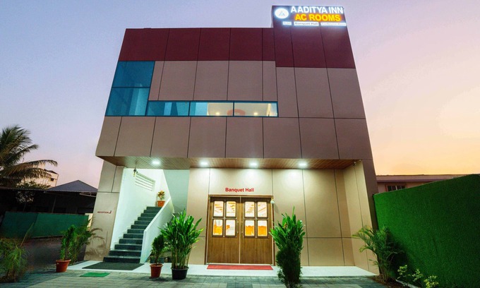 Tathawade Hotel | Itsy Hotels Aaditya Inn Tathawade