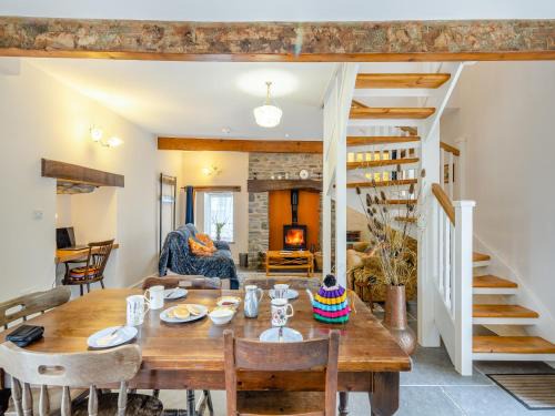 Llanddewi Brefi House | Ivy Bush Cottage