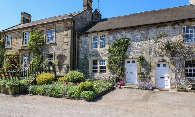 Hartington Cottage | IVY COTTAGE, pet friendly, with open fire in Hartington