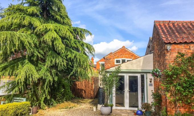 Sleaford Cottage | IVY HOUSE BARN, pet friendly, character holiday cottage in Heckington