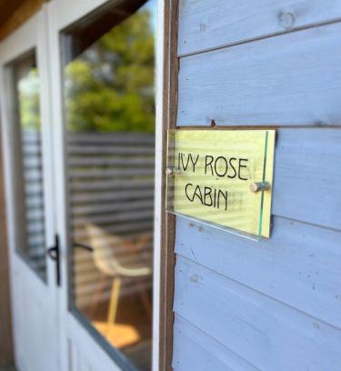 Wainhouse Corner Apartment | Ivy Rose Cabin No Hot Tub