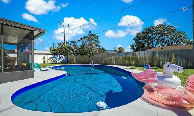Melbourne House | Ixora6 Heated pool mins to beach airport USSSA