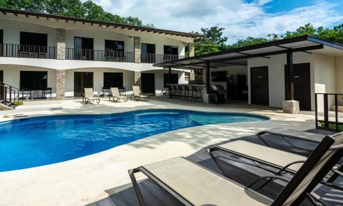 Jaco Hotel | Jacó 6-Bedroom Oasis – Pool, Tropical Vibes & Easy Walk Everywhere
