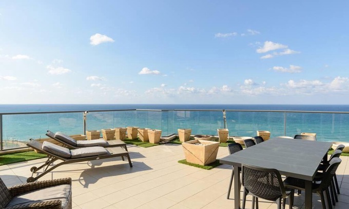 Netanya Apartment | Jacuzzi Penthouse with Sea View in Natanya