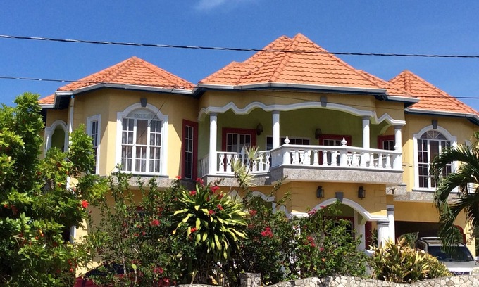 Plantation Village House | Jamaica Dream Gateway