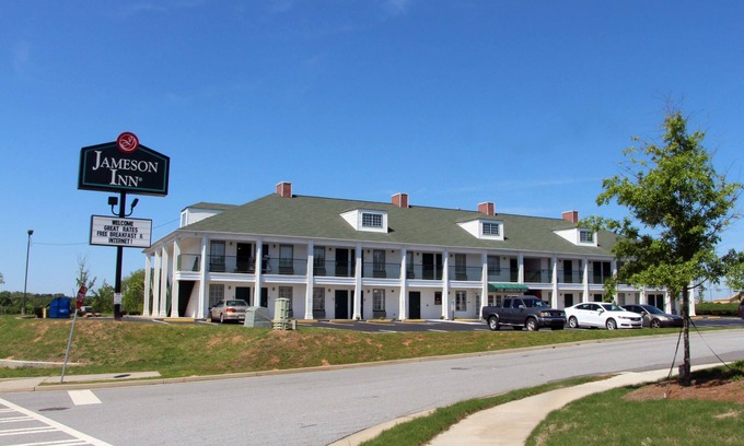 Oakwood Hotel | Jameson Inns Oakwood