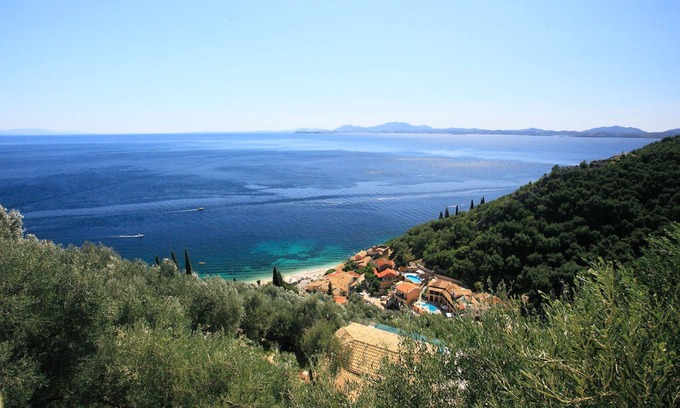 Katavolos Apartment | Jasmin Kaminaki: Little apartment next to the beach! 1 bedroom, bathroom, kitchen, garden