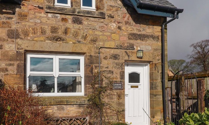 Lesbury House | Jasmine Cottage
