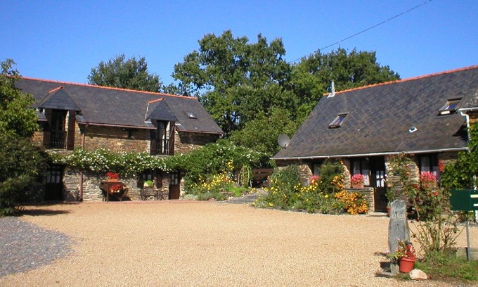 Masserac Cottage | Jasmine Cottage, South Brittany Cottage, free bikes, WiFi, near village