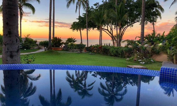 North End House | JAW-DROPPING SAYULITA BEACHFRONT home! Heated pool on perfect ocean view deck.