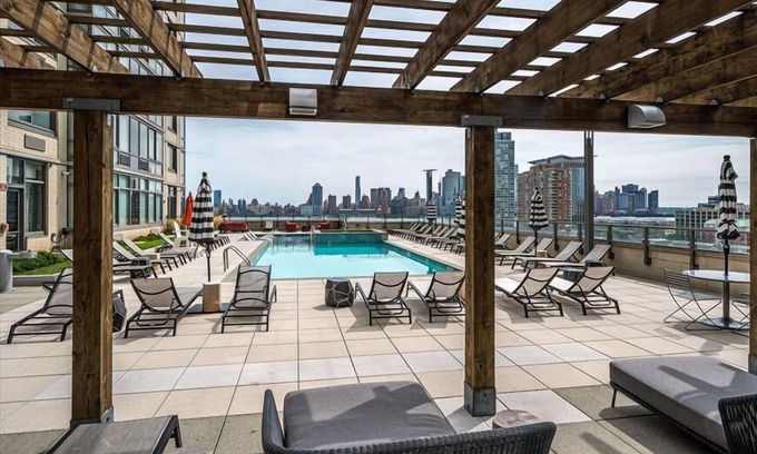 Hudson Exchange Apartment | JC PATH 2 BR | Linens/Towels | Gym + Rooftop