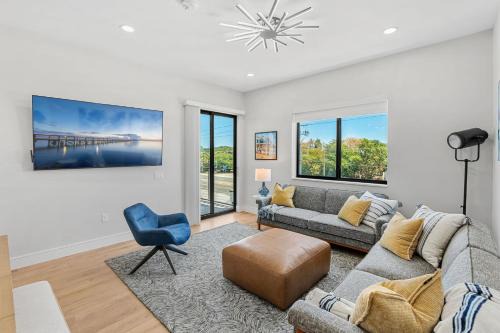 Cocoa Beach Apartment | Jeannie's Sunrise Suite - Luxury 2BR Across from Beach - Balcony - Rocket Views