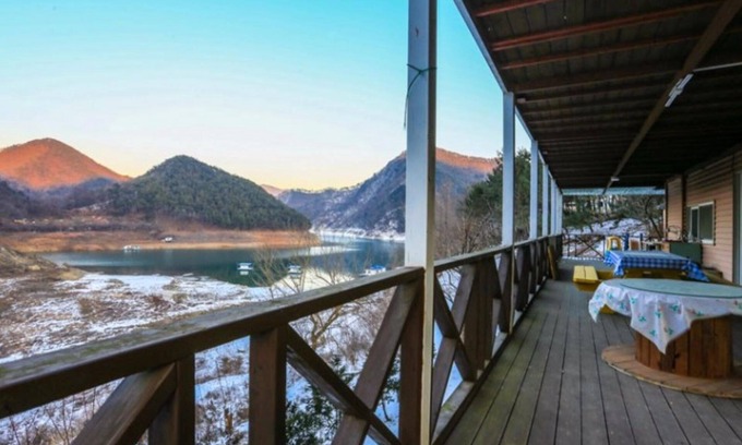 Jecheon House | Jecheon Noksuwa Cheongsanuijip Pension