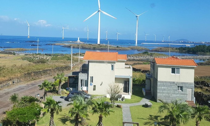 Hallim House | Jeju Basafan Spa Pension