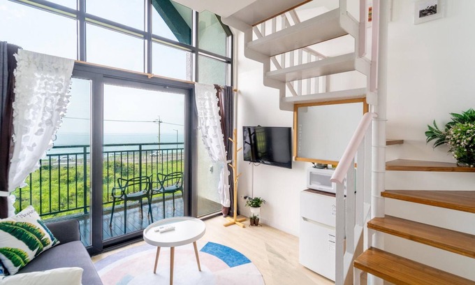 Hallim House | Jeju Jeobadae Nuwo