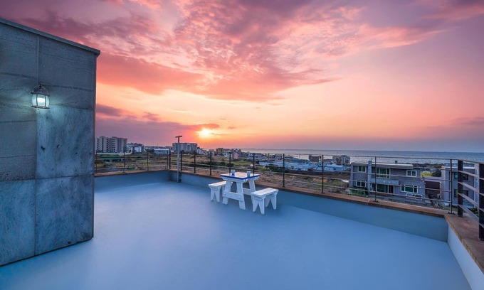 Downtown House | Jeju Sky Kids Pension