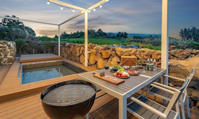 Aewol House | Jeju Themoon Poolvilla