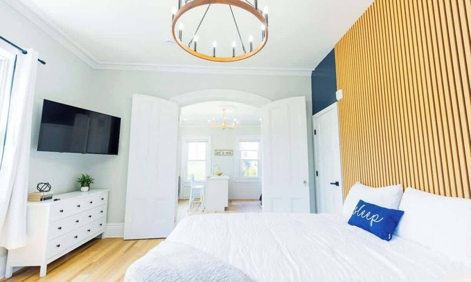 Federal Hill Apartment | Jennifer's Spa-Like Modern & Chic Broadway Retreat