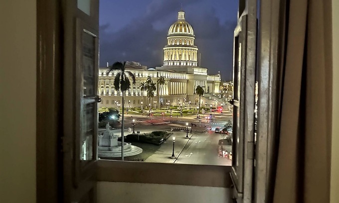Old Havana Hotel | Jerome's Old Havana Apartment