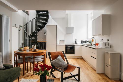 Canterbury House | Jesticos, Beautiful Central , 1 Parking included