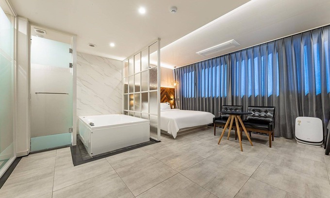 Chinju Hotel | Jinju Brown Dot Jinjuseong Branch