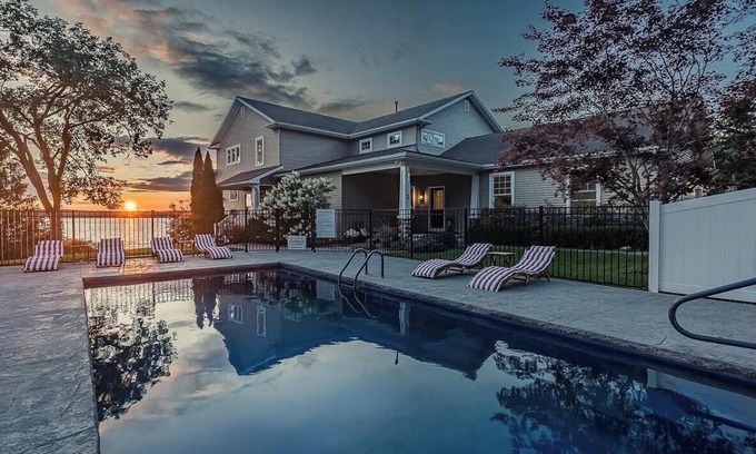 Saratoga Springs House | Jockey Lake House: Spacious Retreat With Game Room Near Race Track