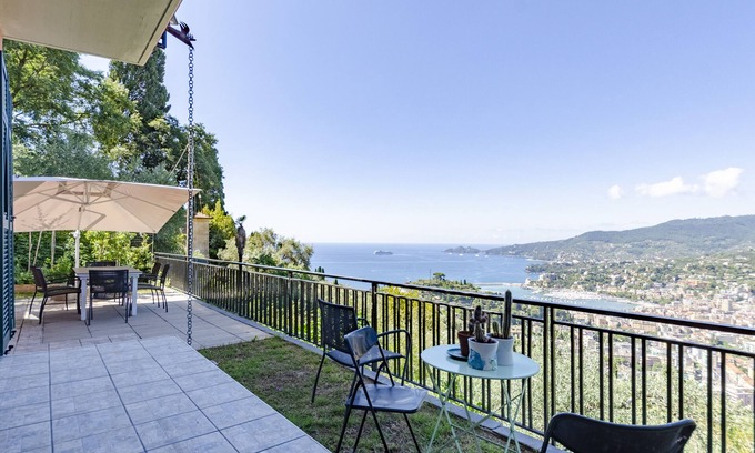Rapallo Apartment | JOIVY Vista Mondo