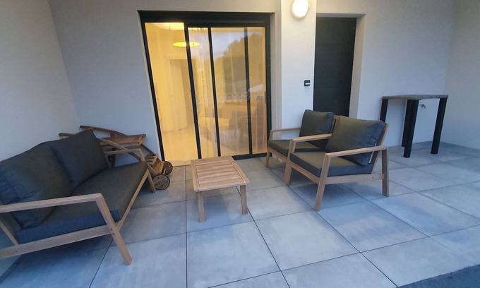 Bastelicaccia Apartment | Joli Appartement Neuf Avec Terrasse 10mn Plage et Aéroport
