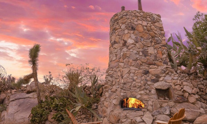 Joshua Tree Highlands House | Joshua Tree, National Park Entrance, Views, Cowboy Tub, Cold Plunge, Fire Pit