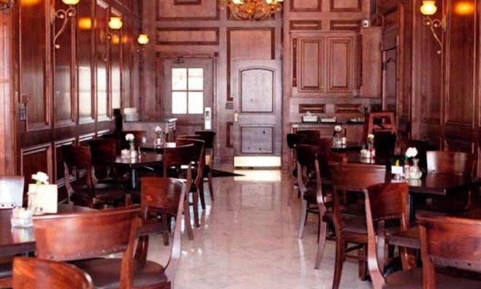 Jacksboro Bed & Breakfast | JR's Chophouse B&B
