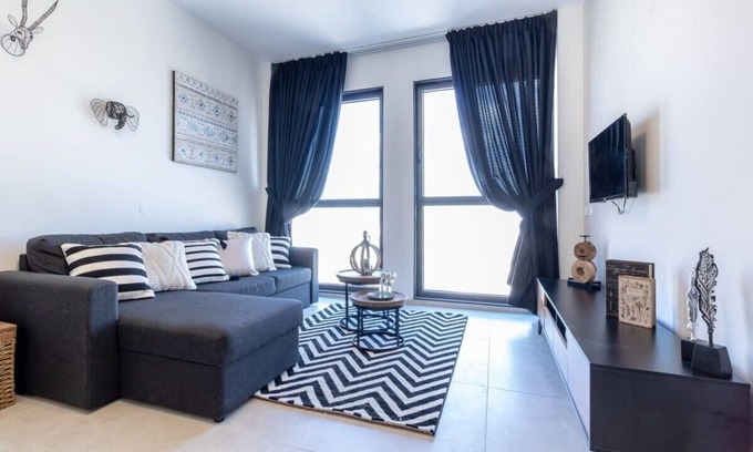 Nachlaot Apartment | JTower 1BDM - ApartHotels In City Center