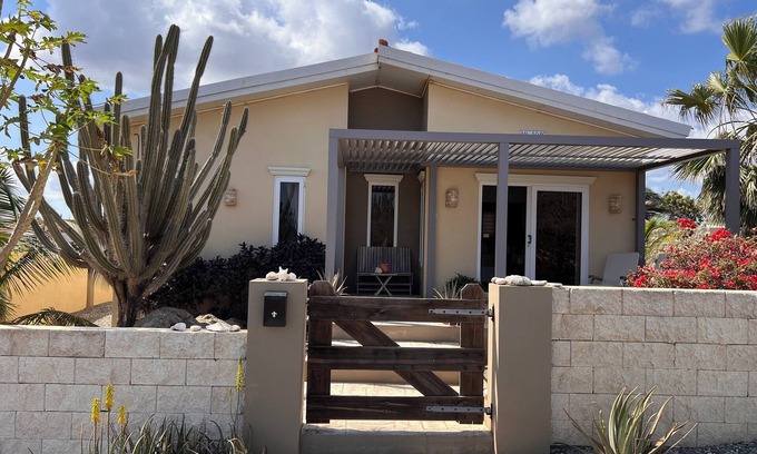 Alto Vista House | Jucasa Ocean Breeze