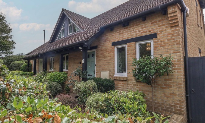 Wool Cottage | JUNE COTTAGE, pet friendly, country holiday cottage in Wool