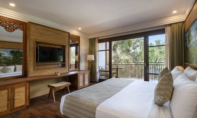 Melayang Apartment | Jungle Forest View, Spacious Suite room with Magnificent Swimming Pool at Ubud