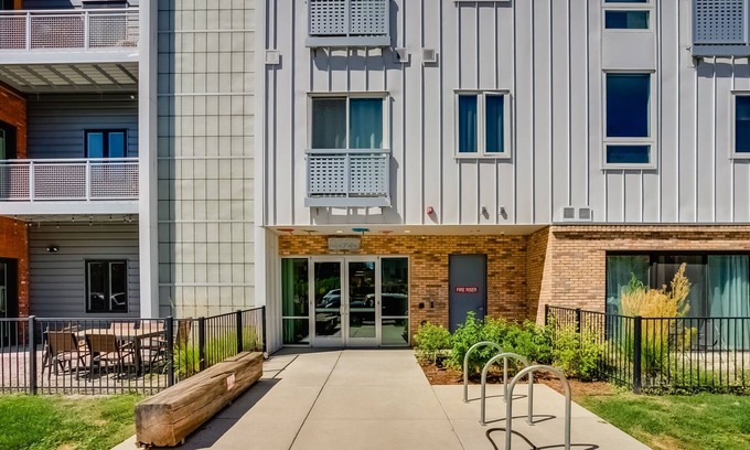 Five Points Condo | Jungle House: 2 Bed Condo w/parking & Patio
