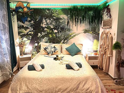 Pezenas Apartment | Jungle Spa - Cocon tropical et dépaysant avec balnéo en plein coeur de Pézenas !