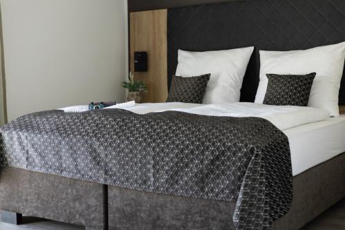 Osterronfeld Hotel | Kadir Bey & Four Rooms