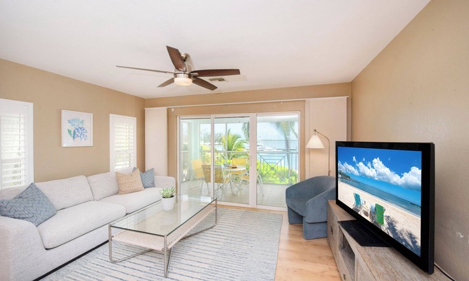 Rum Point House | Kaibo Escape: Waterfront Condo w/Communal Pool & Hot Tub, Walk to Restaurants & Starfish Point