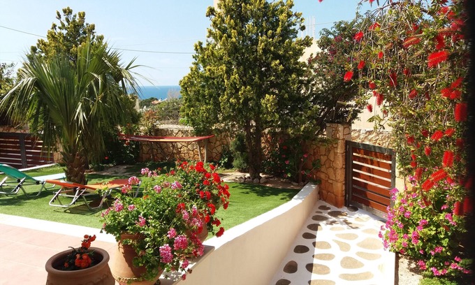 Kalathas Villa | Kalathas house, near the sea for families,friends.